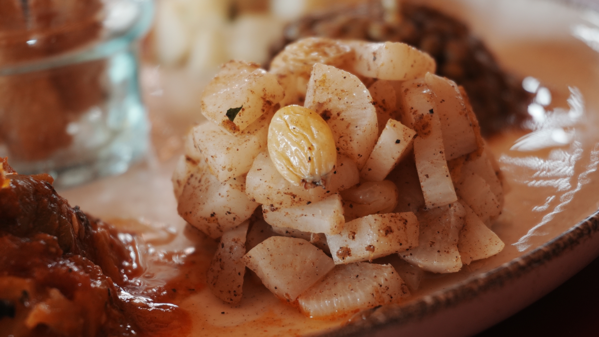 Sample image of a Moroccan cuisine taken at the minimum focus distance of the lens, showing resolution and bokeh