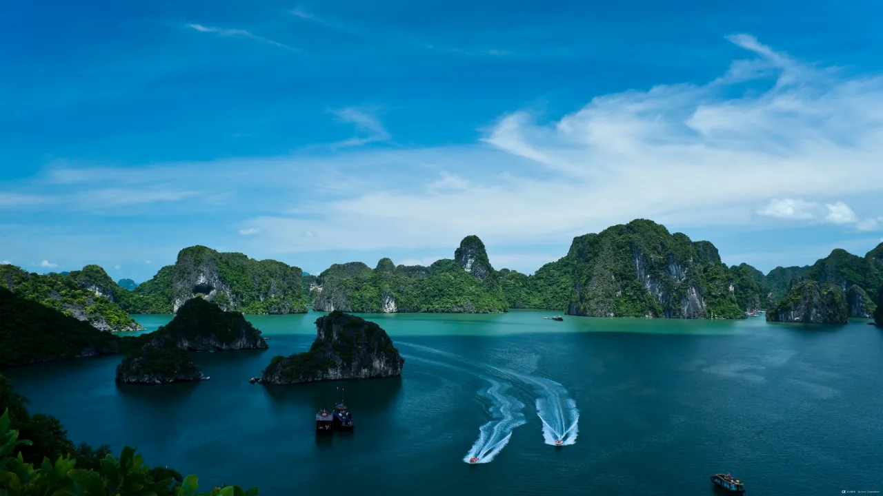 Ha Long Bay 